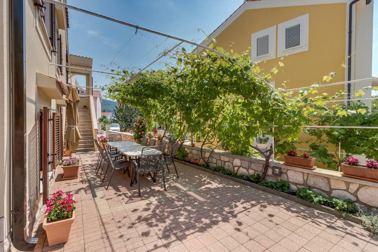 Apartments Eva Cres Kültér fotó