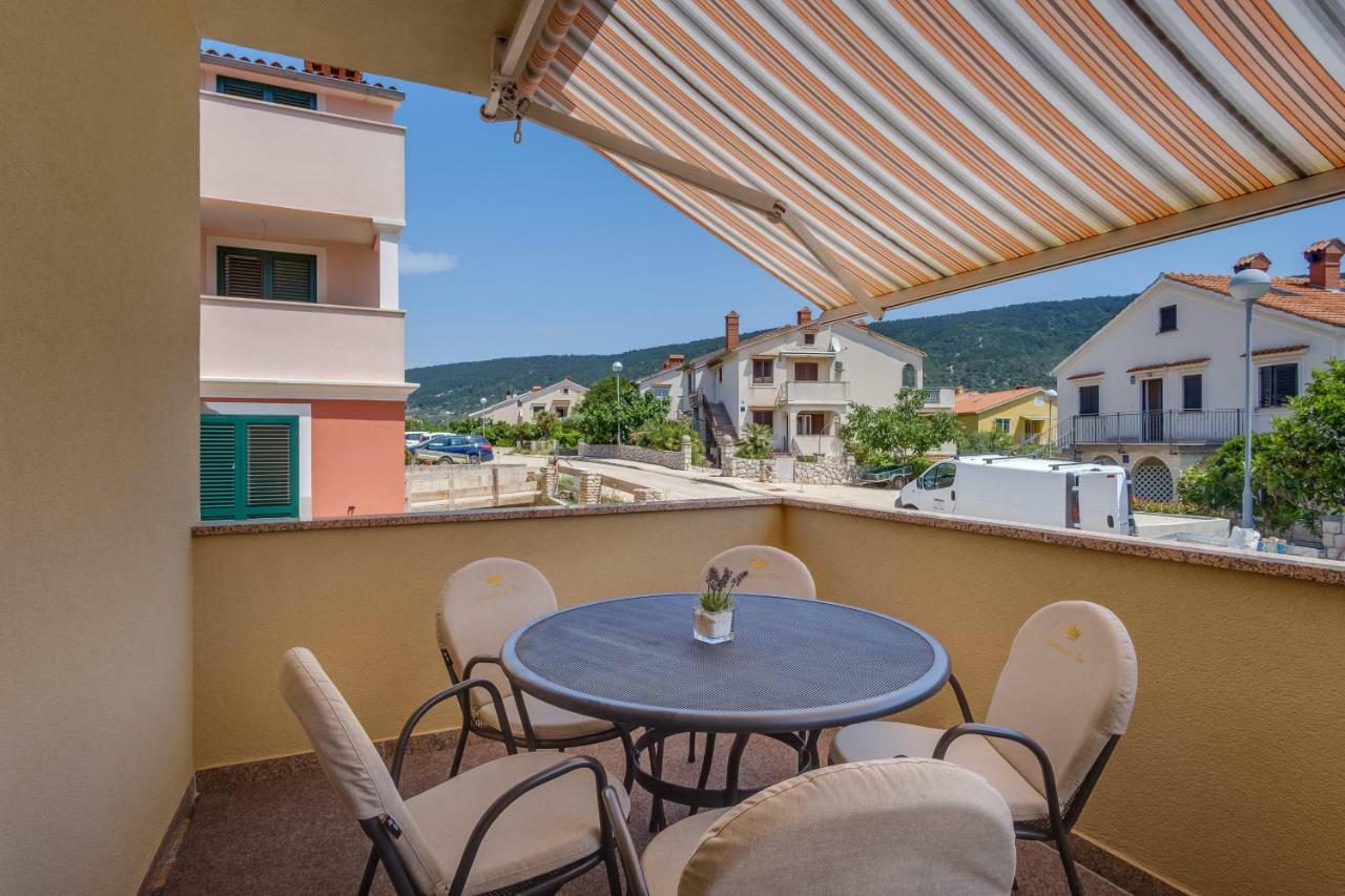 Apartments Eva Cres Kültér fotó